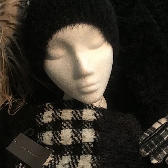 Medium large soft slippers new never worn - Picture 5 of 16